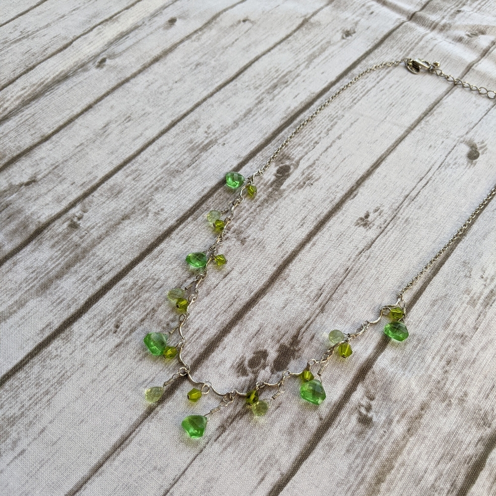 Green drop jewel necklace